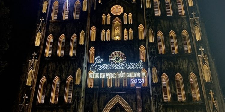 10 Điều Thú Vị Về Không Khí Giáng Sinh Hà Nội Tại Nhà Thờ Lớn