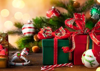 10 Quà tặng Giáng Sinh Cho Bạn Gái 2024